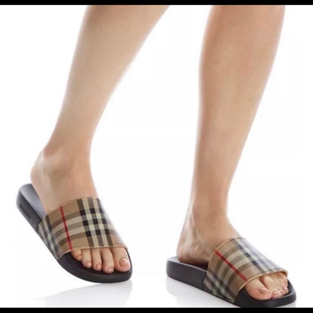 Nib Burberry Vintage Check Slides - image 1